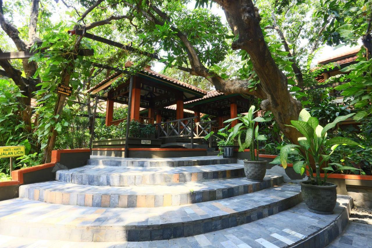 Sapta Nawa Resort 1 Gresik Exteriör bild